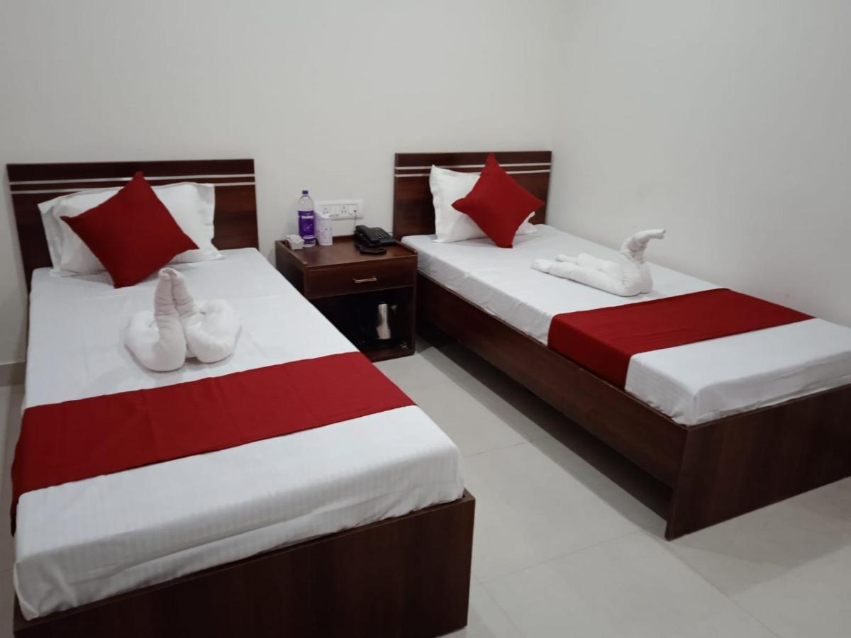 Hotel Haren Grand Гувахати Екстериор снимка