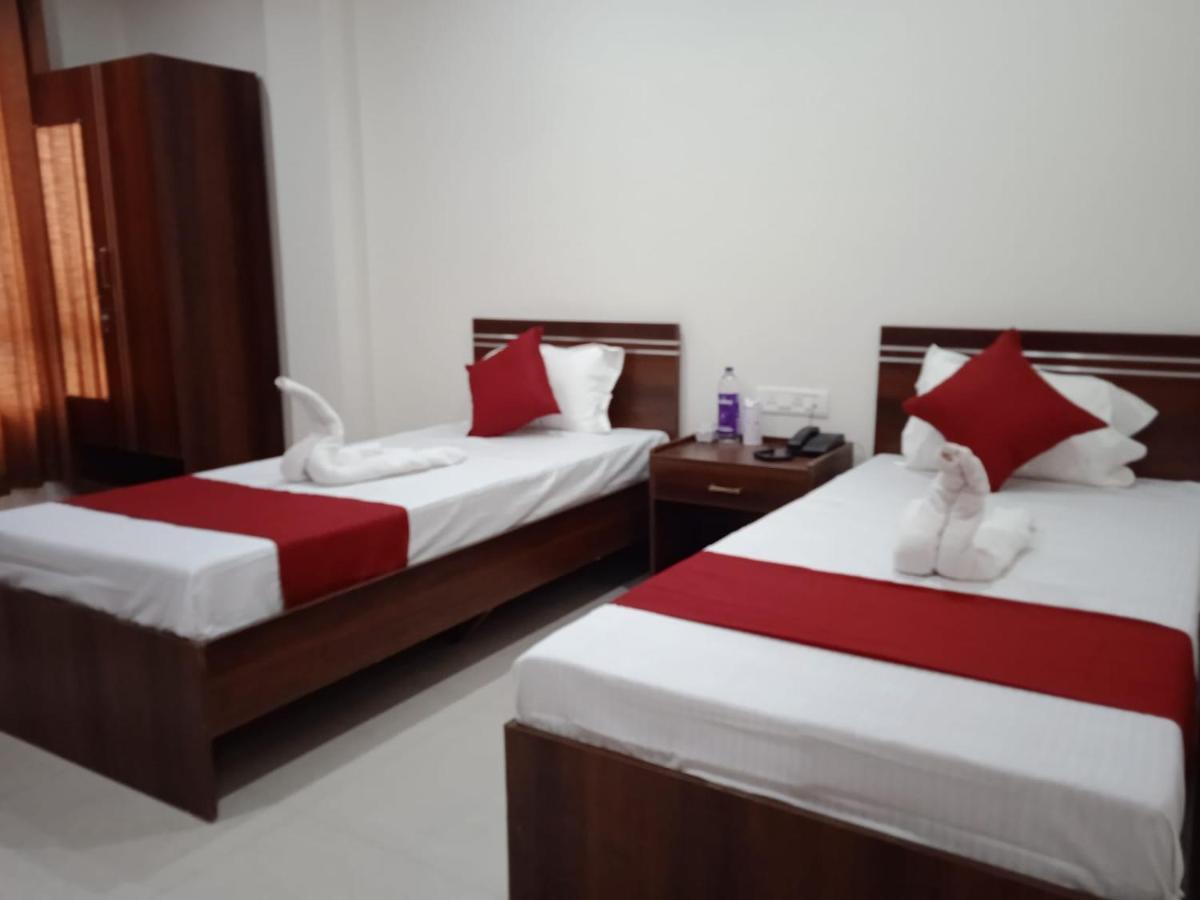 Hotel Haren Grand Гувахати Екстериор снимка